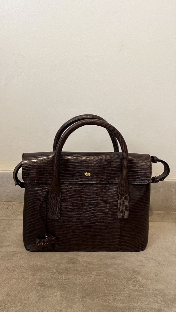 Radley classic bag with straps 1000, Barang Mewah, Tas & Dompet di Carousell