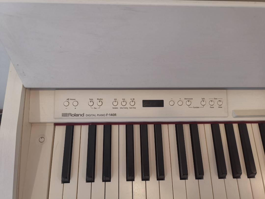 Roland F140R, Hobbies & Toys, Music & Media, Musical Instruments on  Carousell