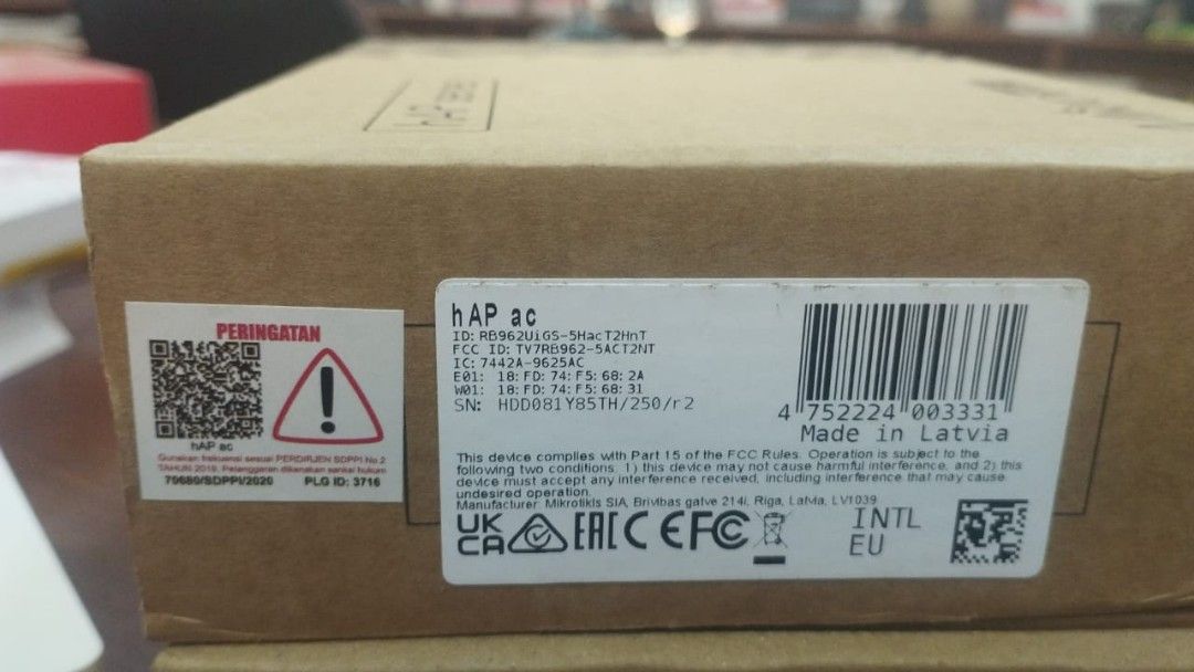 Router mikrotik rb 962ui, Elektronik, Lainnya di Carousell
