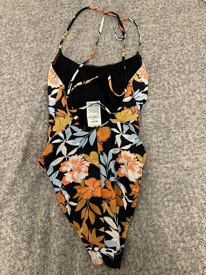ROXY swimsuit (Category: Activewear) located in Quezon City. Submitted by janey_21 (Listing ID 1246648990, Image 3). Description: Used once.