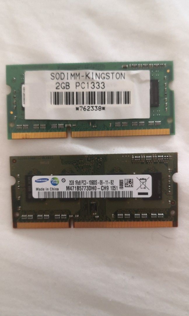 2 pcs DDR3 RAM Laptop 2Gb (each stick) (Category: Computer Parts) located in Quezon City. Submitted by jayjayrcy (Listing ID 1246604343, Image 3). Description: Brand: Kingston and Samsung Type: DDR 3 RAM modules for laptop Capacity: 2Gb each stick Price: 300 Php for both sticks Last price Refer to pics for details No hidden defects. RFS: Decluttering.
