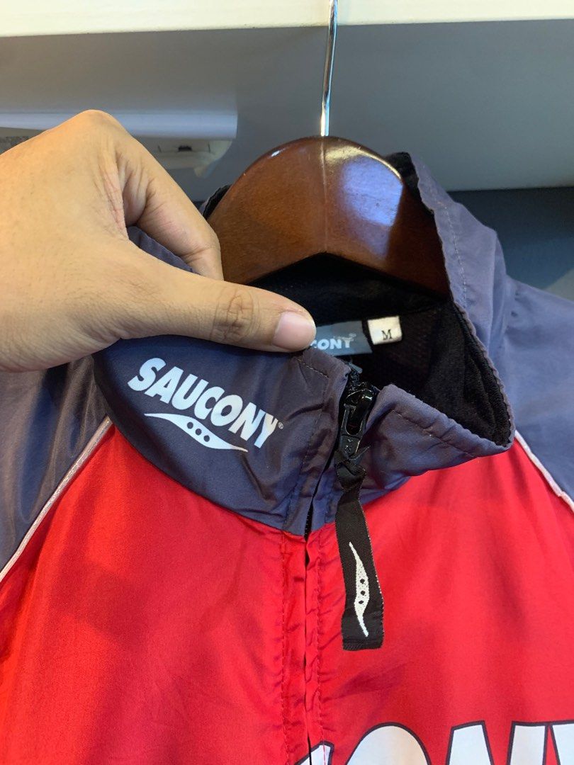 Saucony windbreaker hot sale