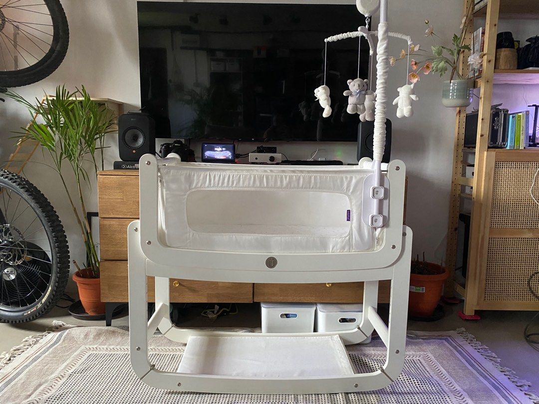 SnuzPod 2 3in1 Bedside Crib White, Babies & Kids, Baby Nursery & Kids