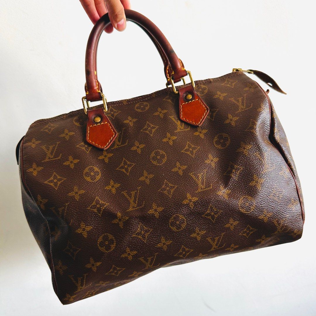 Louis Vuitton LV Vintage Speedy 30 Handbag, Luxury, Bags & Wallets on  Carousell