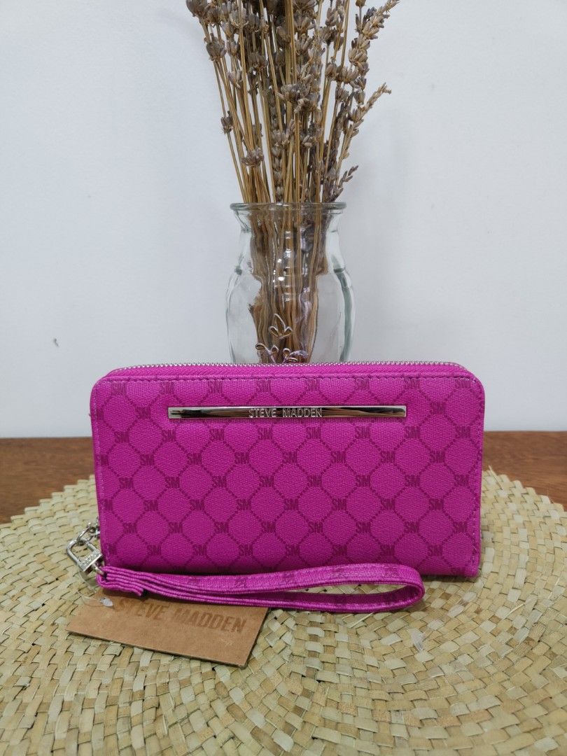 Steve madden hot sale wallet pink