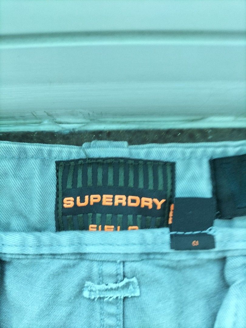 Superdry three deals quarter shorts