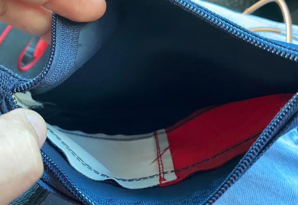 Fake tommy 2025 hilfiger bag