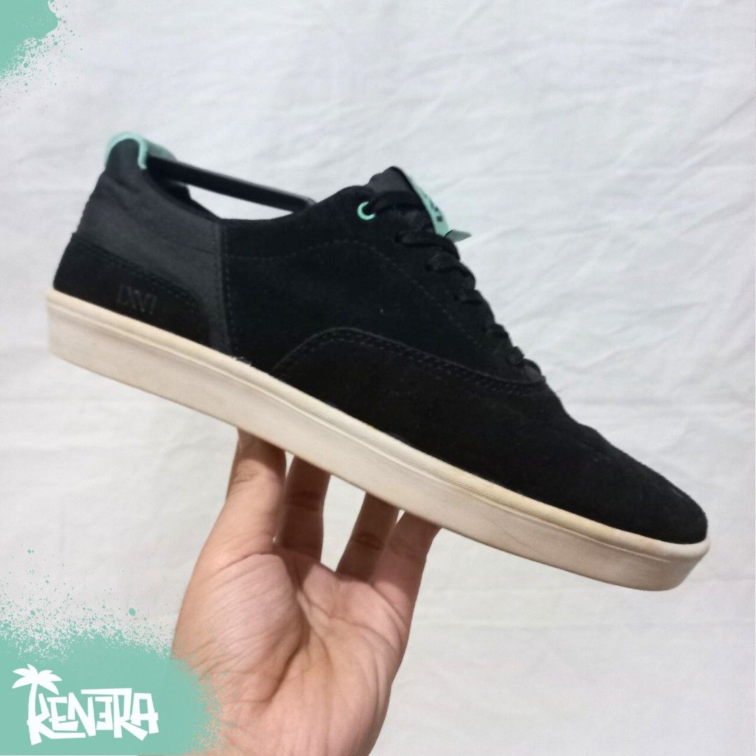 Vans LXVI Fesyen Pria Sepatu Sneakers di Carousell