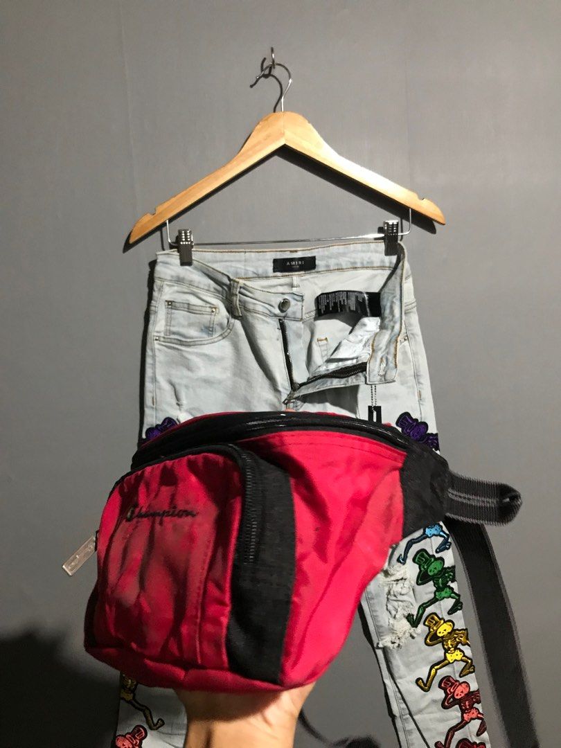 Champion script outlet sling bag