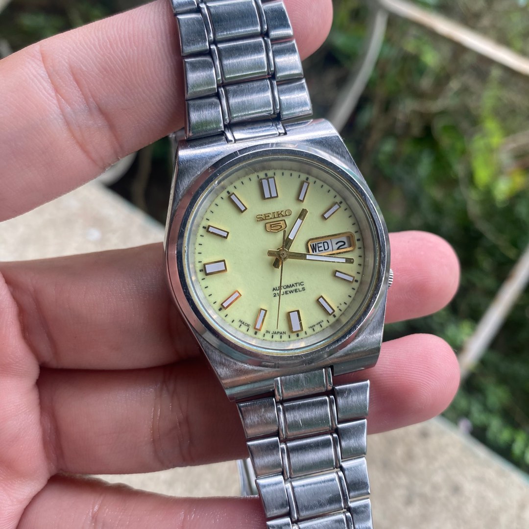Seiko luminous mens watches store