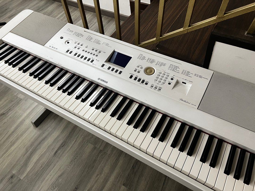 Yamaha Digital Grand Piano DGX650, Hobbies & Toys, Music & Media
