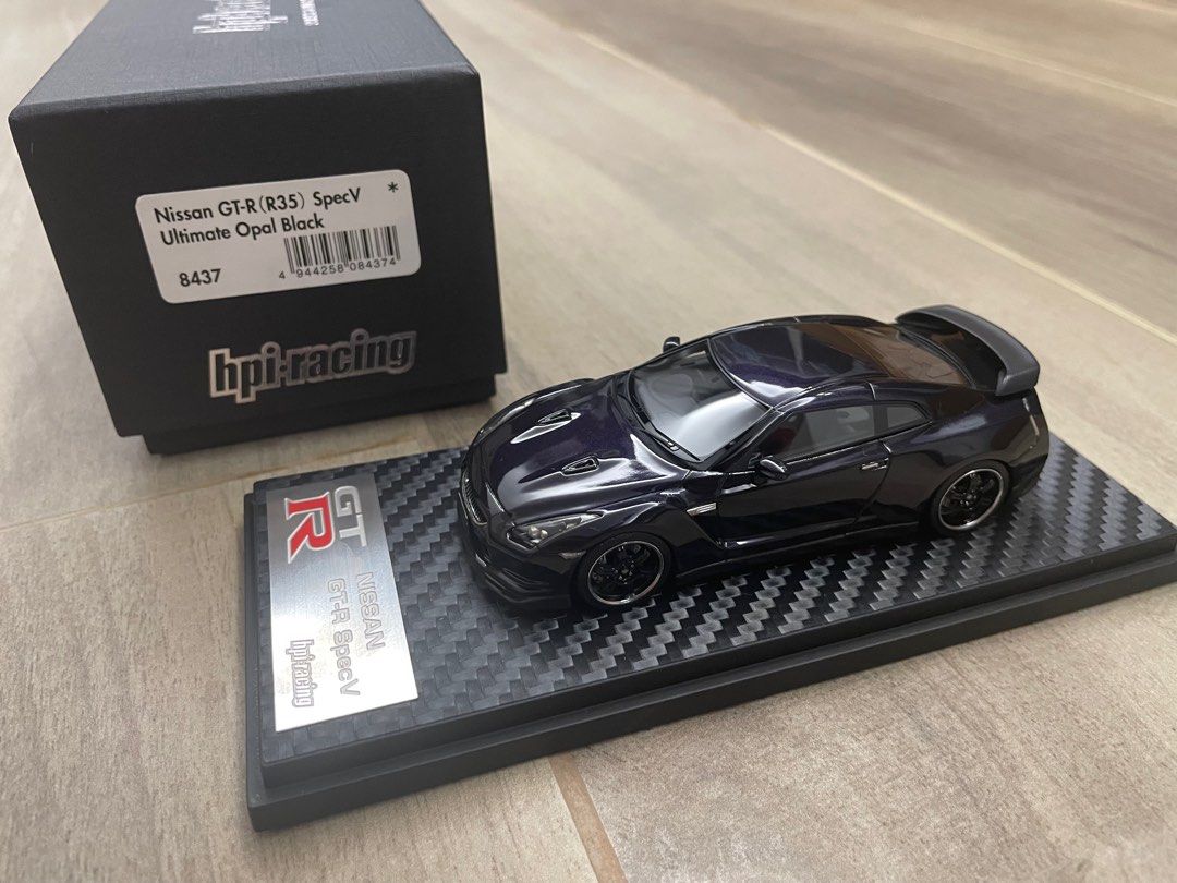 1/43 hpi GTR R35 Spec V Ultimate Opal Black