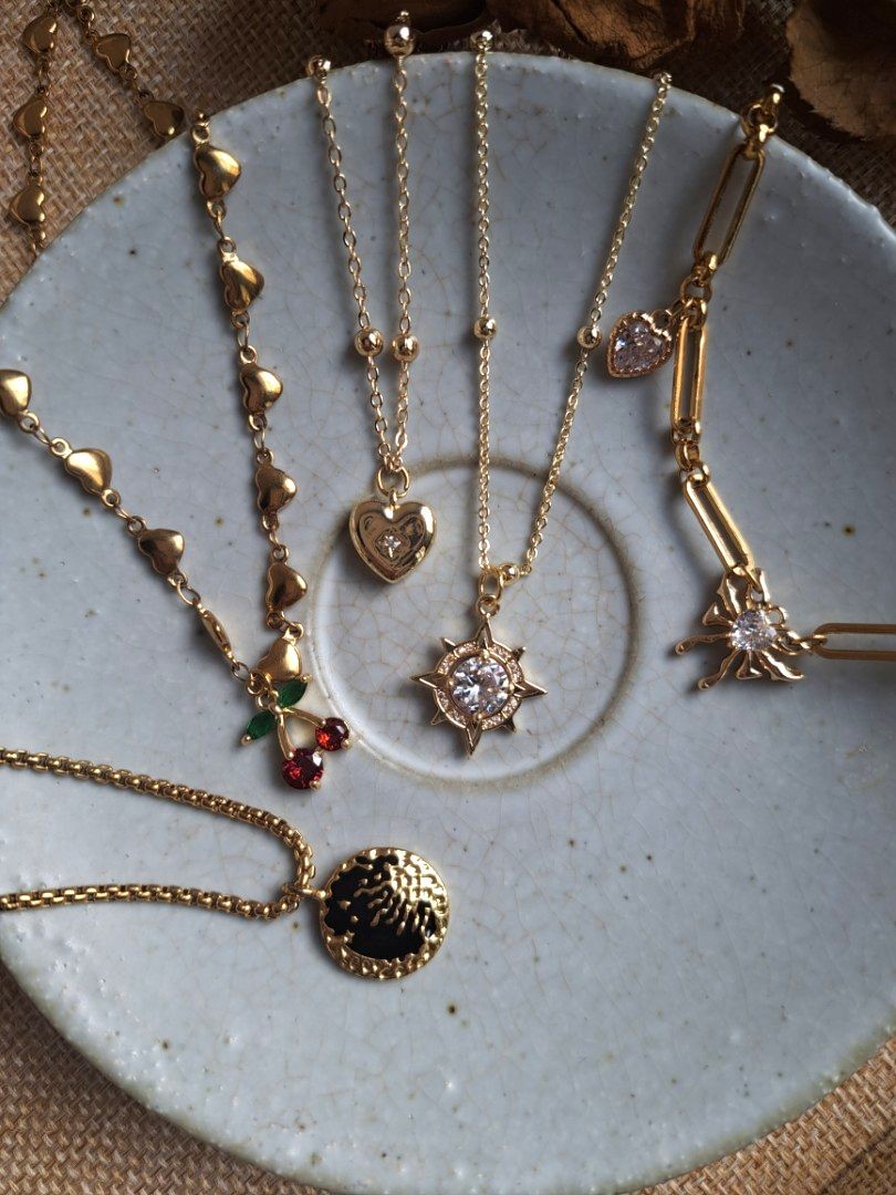 Rolled hot sale gold necklace