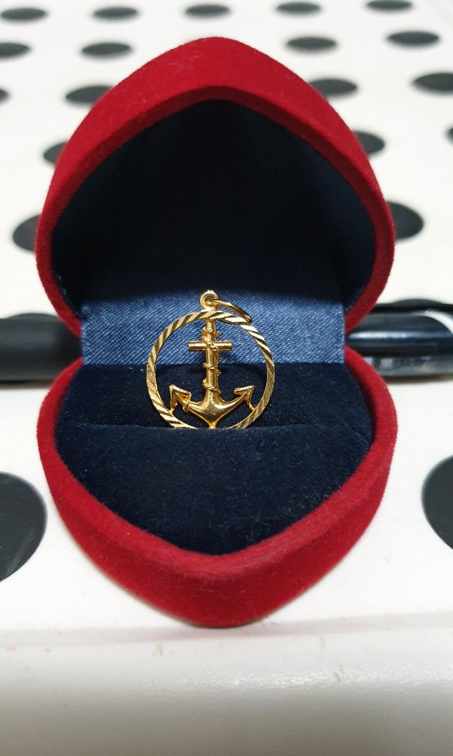Gold navy cheap anchor pendant