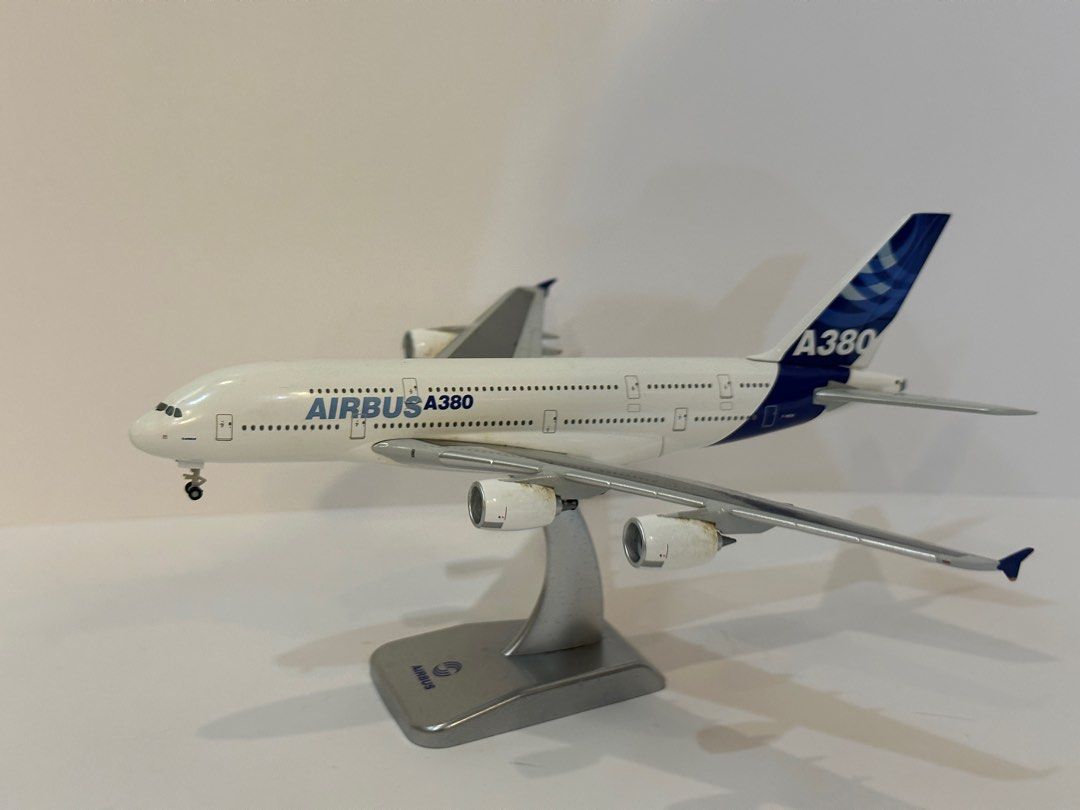 A380 飛機模型, 興趣及遊戲, 收藏品及紀念品, 明星周邊- Carousell