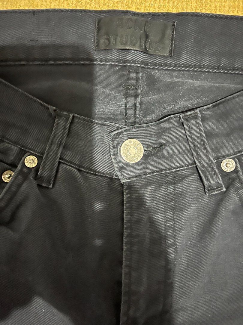 ‘ACNE STUDIOS’ very nice soft stretch denim. Size 29 on tag. Fits a size 30. Skinny (Category: Jeans) located in Santa Maria. Submitted by jeshtine (Listing ID 1250028743, Image 3). Description: ‘ACNE STUDIOS’ very nice soft stretch skinny denim.