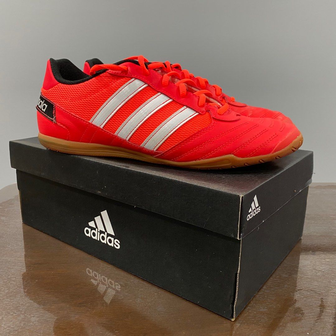 Adidas store sala red