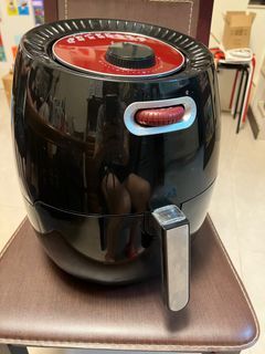 鍋寶氣炸鍋AF-7021BA；九成新；售出不退；甜甜價販售；商品都如商品頁，未修圖；面交地點台中市，詳如商品頁