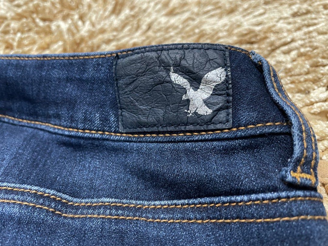 Hollister jeans compared to american eagle store