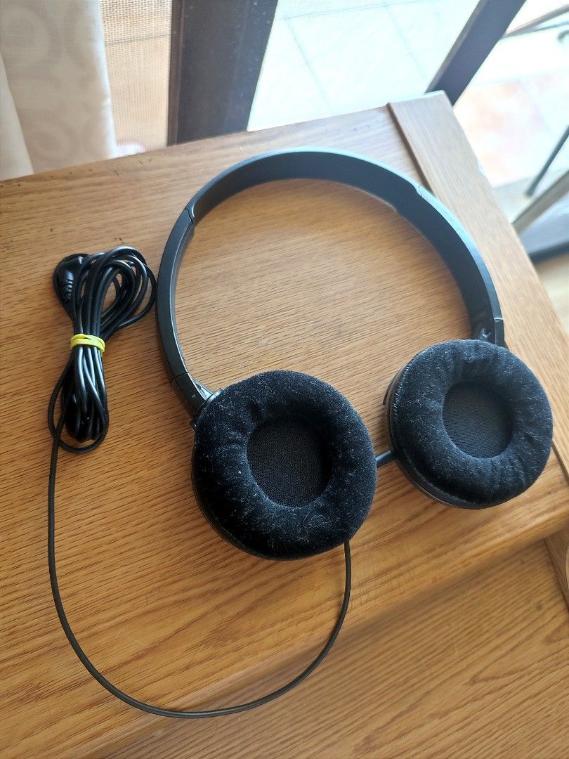 Audio Technica ATH-S300BT(E) ブラック ATH-S300BT｜ヘッドホン：ワイヤレスヘッドホン｜オーディオテクニカ