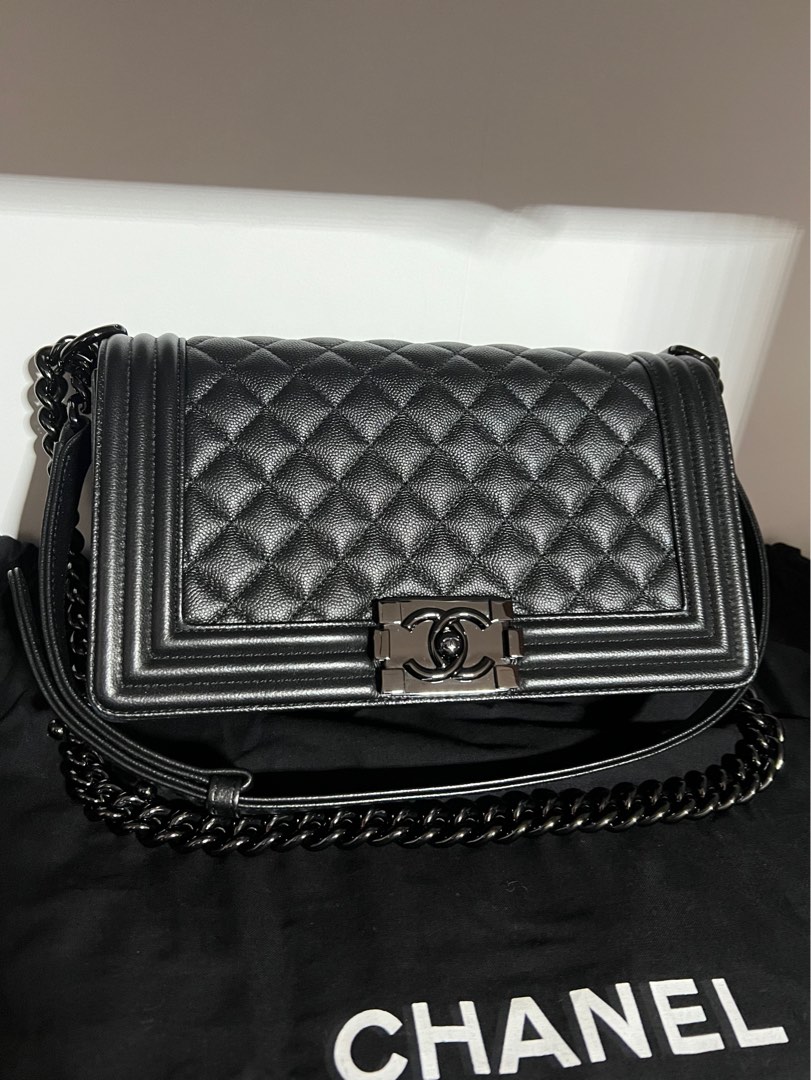 ☑️Authentic CHANEL Boy Old Medium Black Caviar Iridescent Black