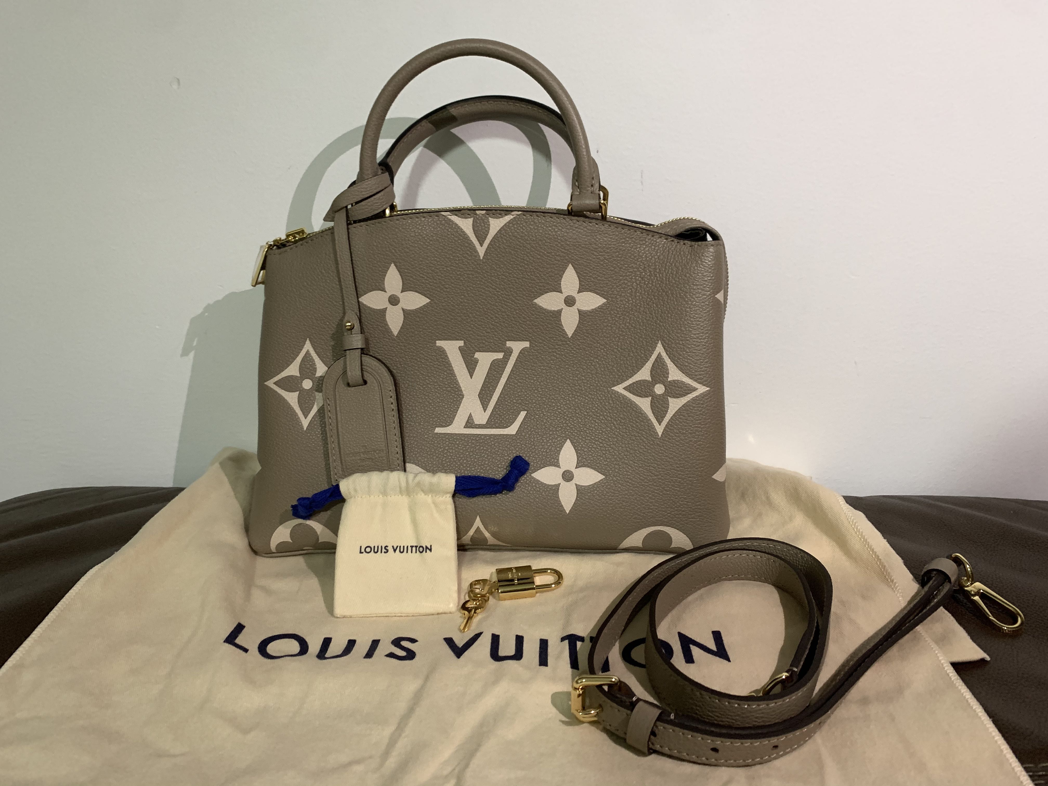 Louis Vuitton Petit Palais, Luxury, Bags & Wallets on Carousell