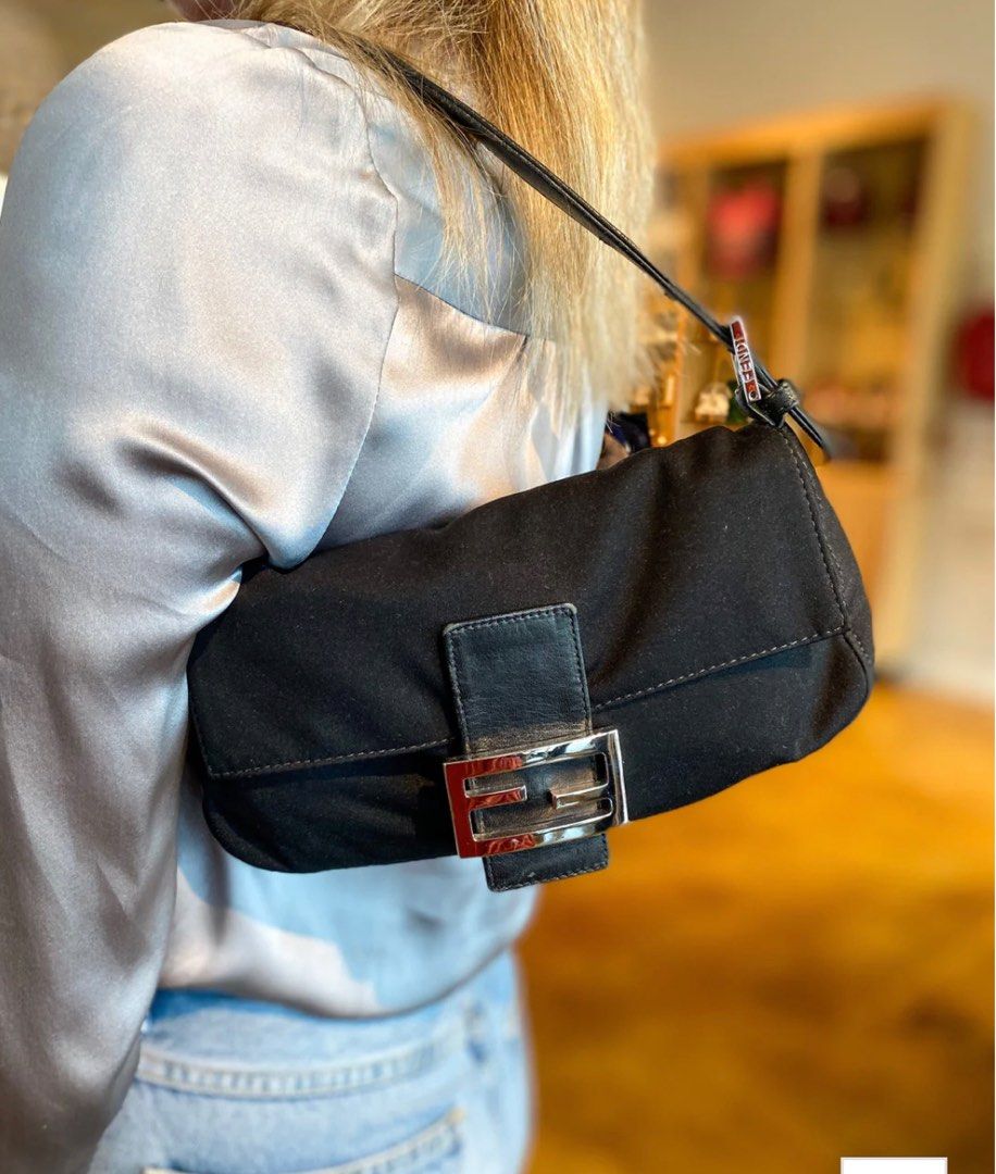 Fendi best sale baguette 90s