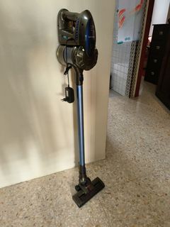 Bagless vacuum cleaner