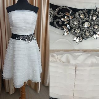 Baju pesta putih pendek model susun