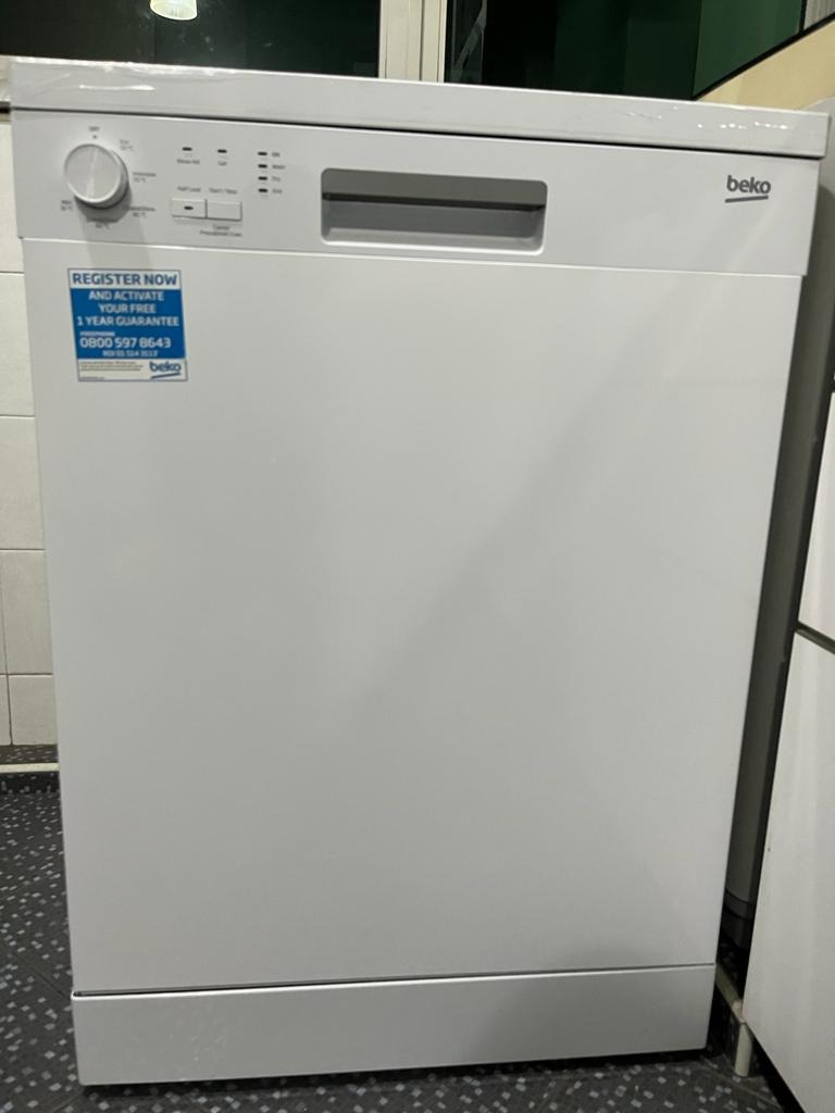 Beko 13 Place Settings freestanding dishwasher with Finish Power balls
