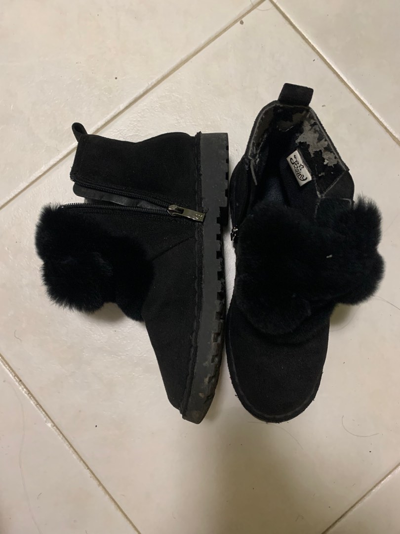 Black Fluffy Boots, Women's Fashion, Footwear, Boots on Carousell