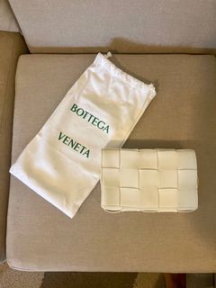 Bottega Venneta Cassette Bag in White