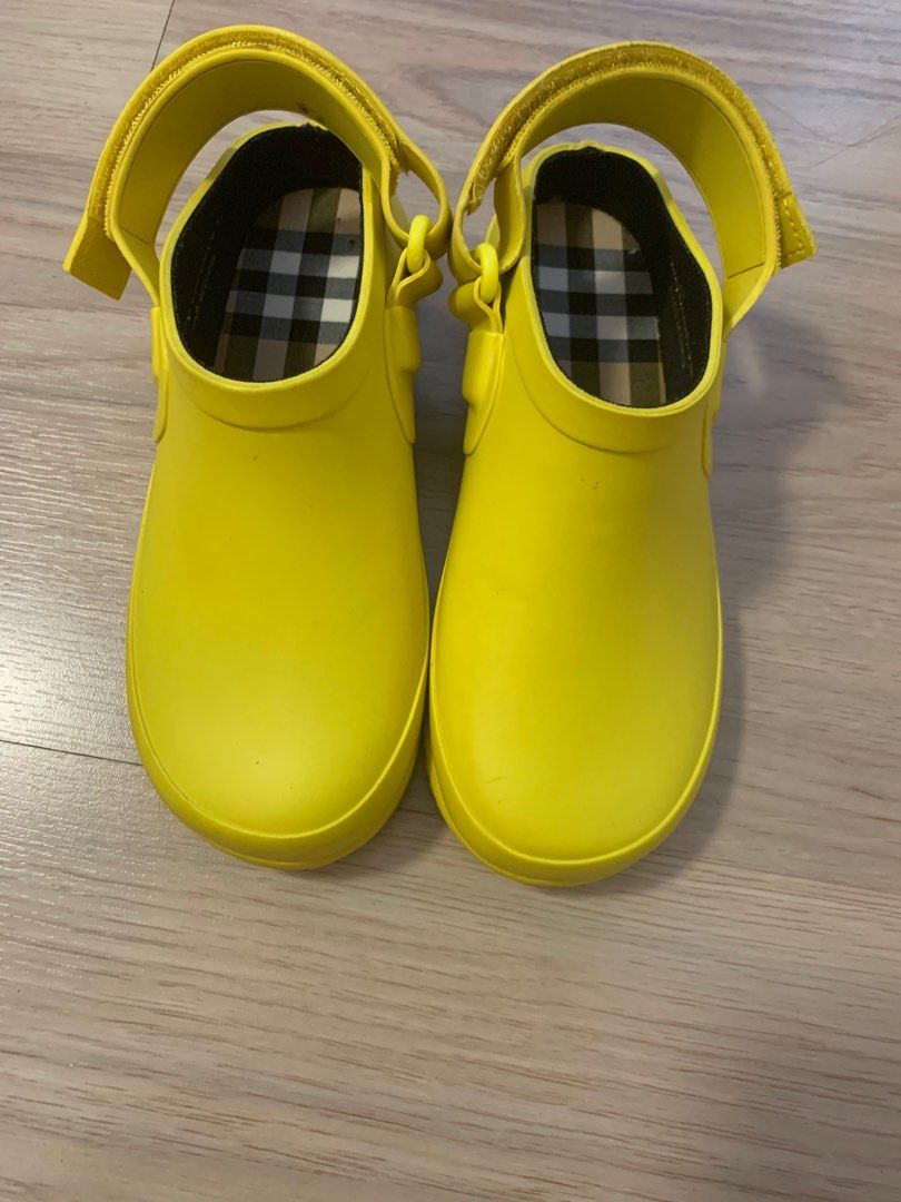 Burberry shoes kids outlet yellow