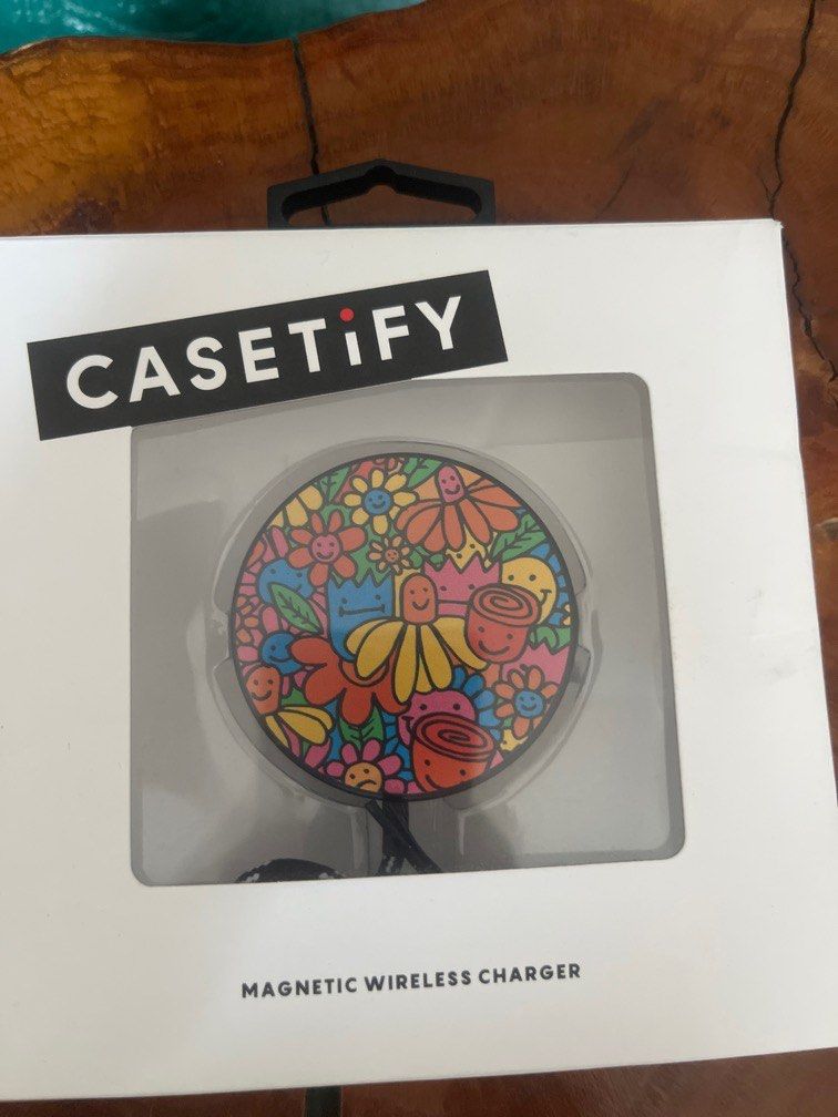 Casetify Wireless Charger, 手提電話, 其他裝置 Carousell