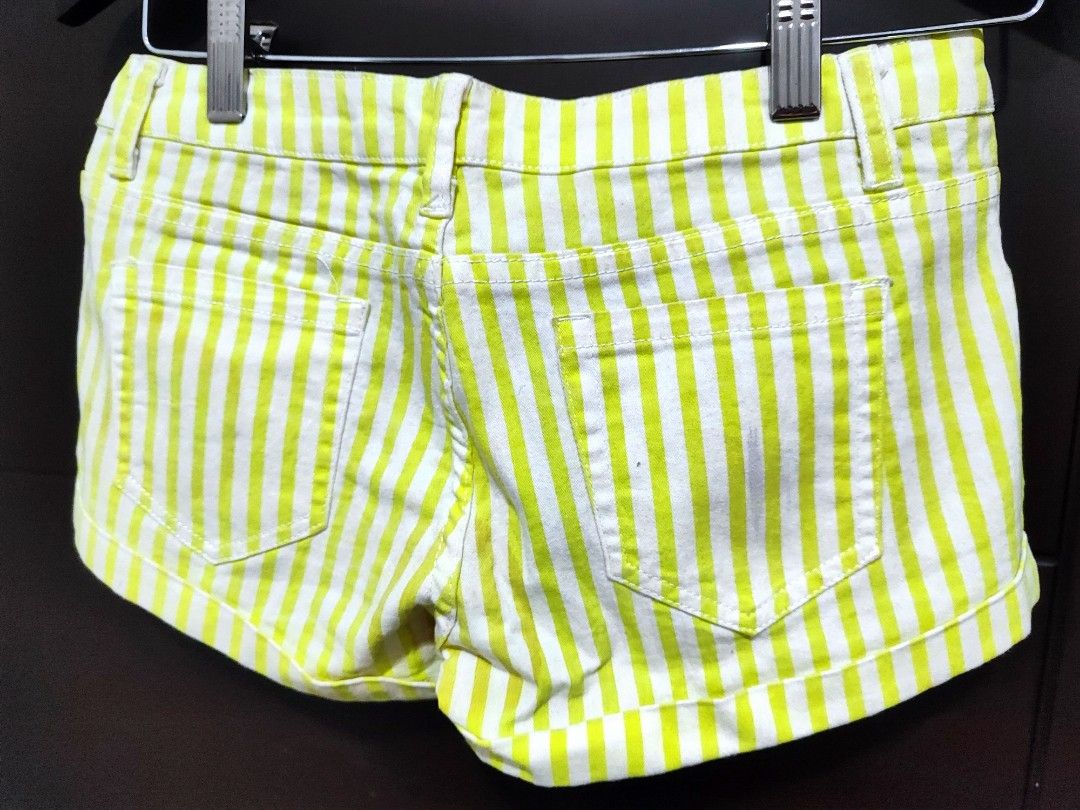Celana Pendek hot pants neon stabilo garis liris, Fesyen Wanita - Main Image