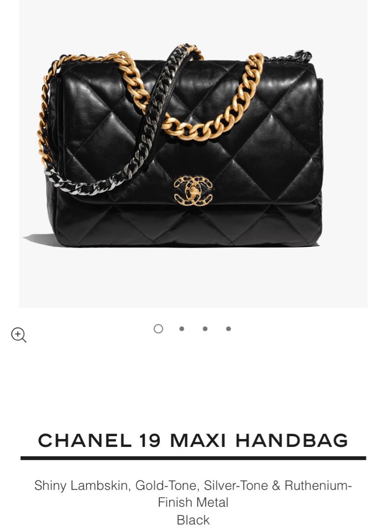 CHANEL 19 - Handbags