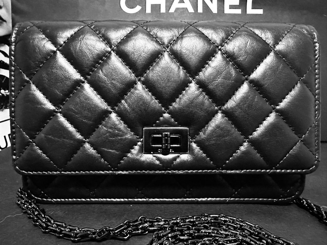 Chanel reissue woc so black clearance