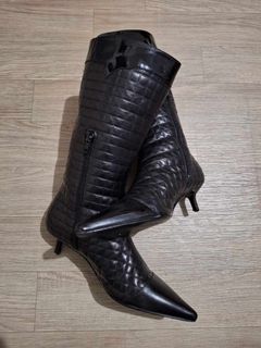 CHANEL - Vintage - Quilted Pearl Chain Boots