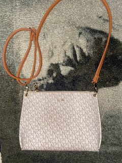 CLN Kiarra Tote Bag, Women's Fashion, Bags & Wallets, Shoulder Bags on  Carousell