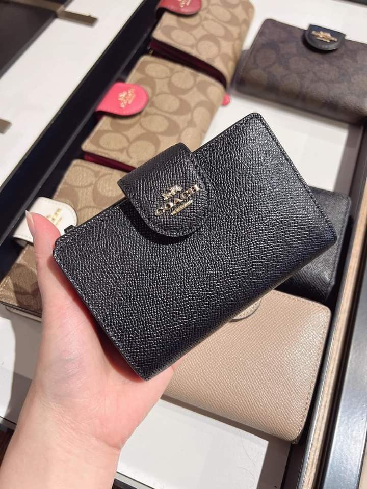Coach purse hotsell with matching wallet