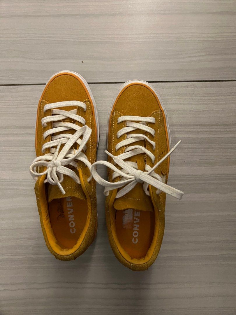 Converse onestar yellow, Fesyen Wanita, Sepatu di Carousell