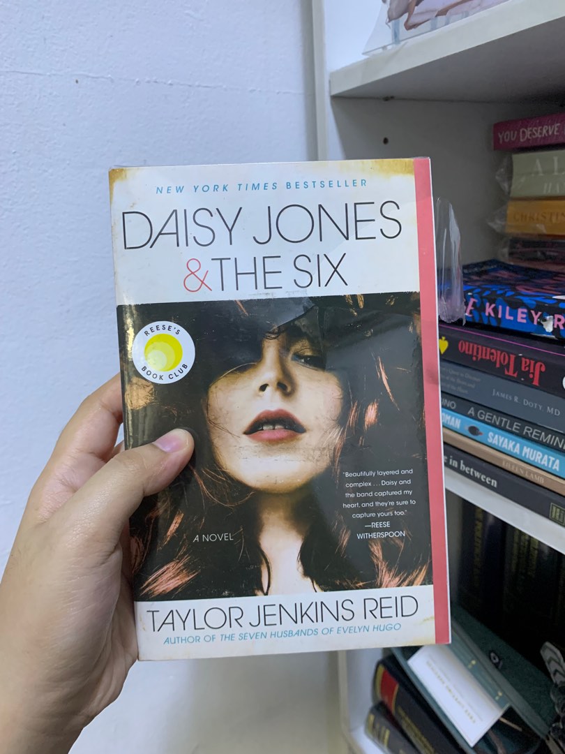 Daisy Jones & The Six by Taylor Jenkins Reid, Hobbies