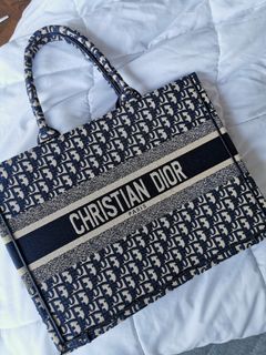(Category: ) located in . Submitted by preloveditemsbysa (Listing ID 1250101888, Image 1). Description: .