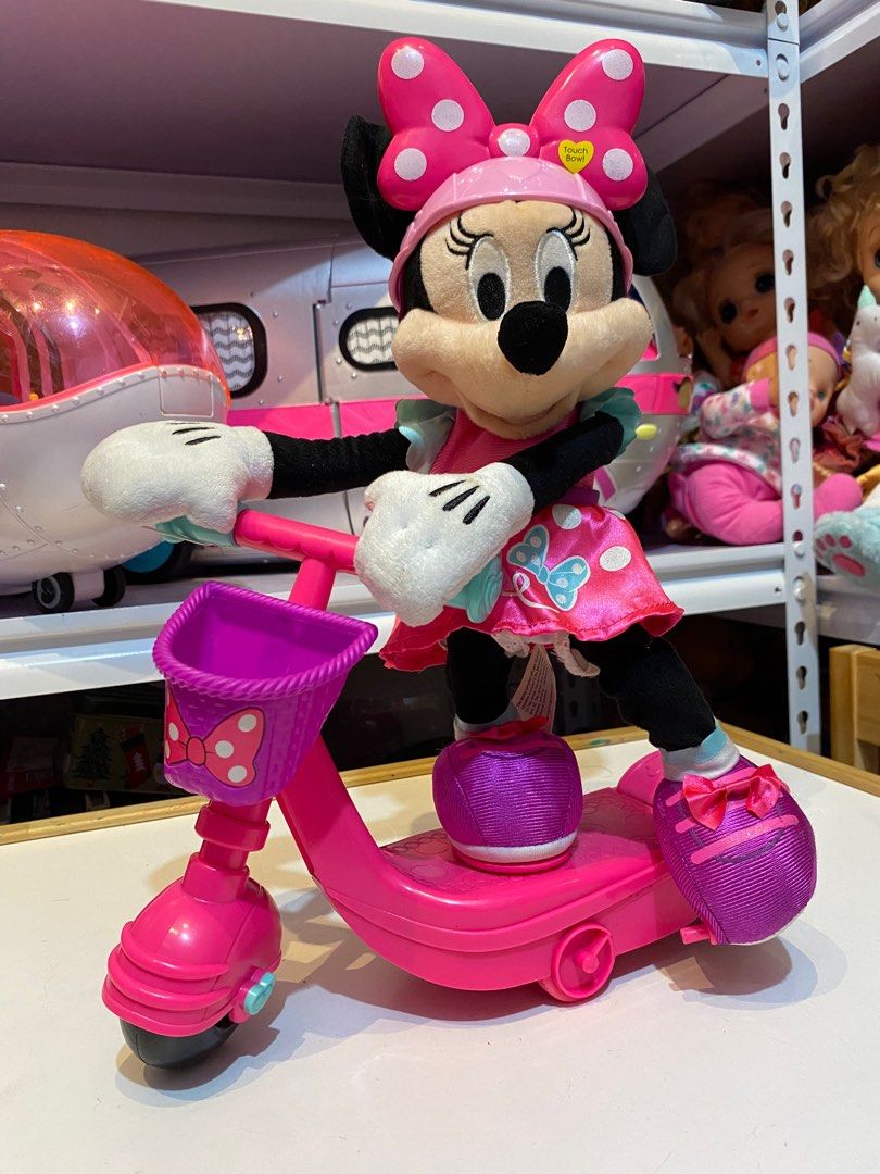 Disney Junior Minnie Helper Scooter 13 Inch Lights and Sounds