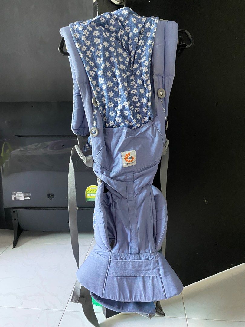 Ergobaby blue daisies deals