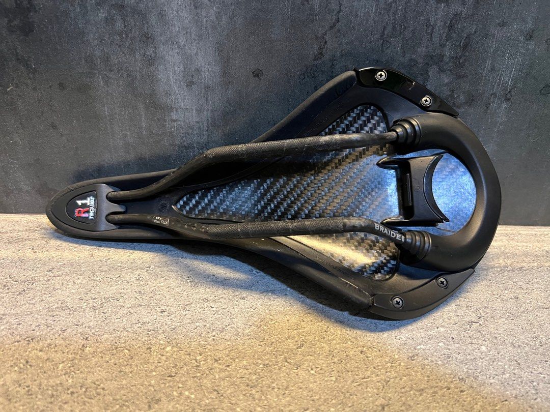 Fizik Aliante R1 Sports Equipment Bicycles Parts Parts