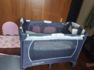 Giant Carrier 3 in 1 Crib,Playpen,Rocker w/ Mosquito Net. Bought last Dec 2022 used only pag magpapalit after wash or change diaper.