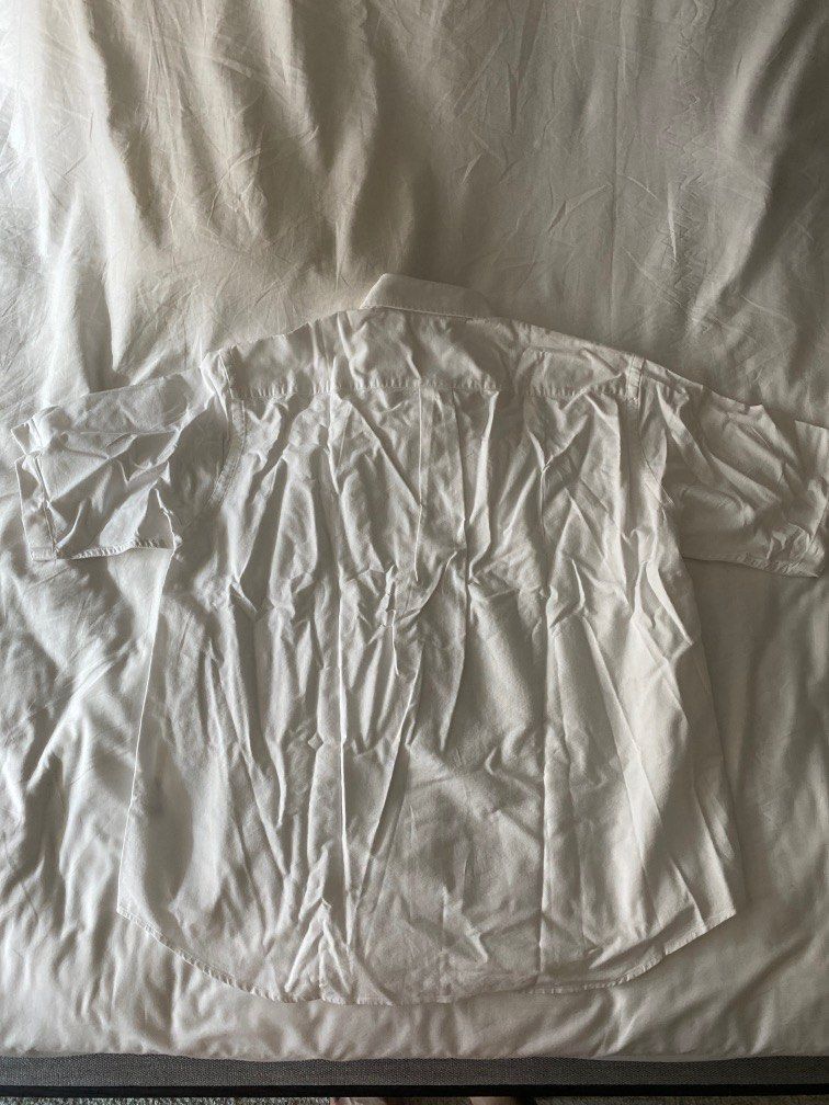 GU Men Polo Shirt (White) (Category: Tshirts & Polo Shirts ) located in Quezon City. Submitted by saaaandy (Listing ID 1250005484, Image 3). Description: GU Men Polo (White) Brand new Size: M (but oversized fits L-XL) L: 30in W: 22in Sleeves: 10in Price: P700 Payment: BPI or GCash only Delivery: shipping c/o buyer For inquiry: 09088805796.
