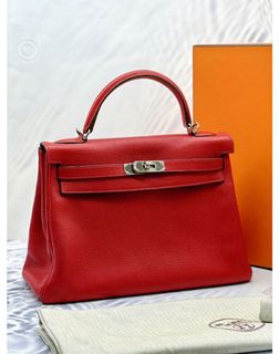 (Category: ) located in . Submitted by redrabbitluxury_singpore (Listing ID 1250045185, Image 1). Description: .