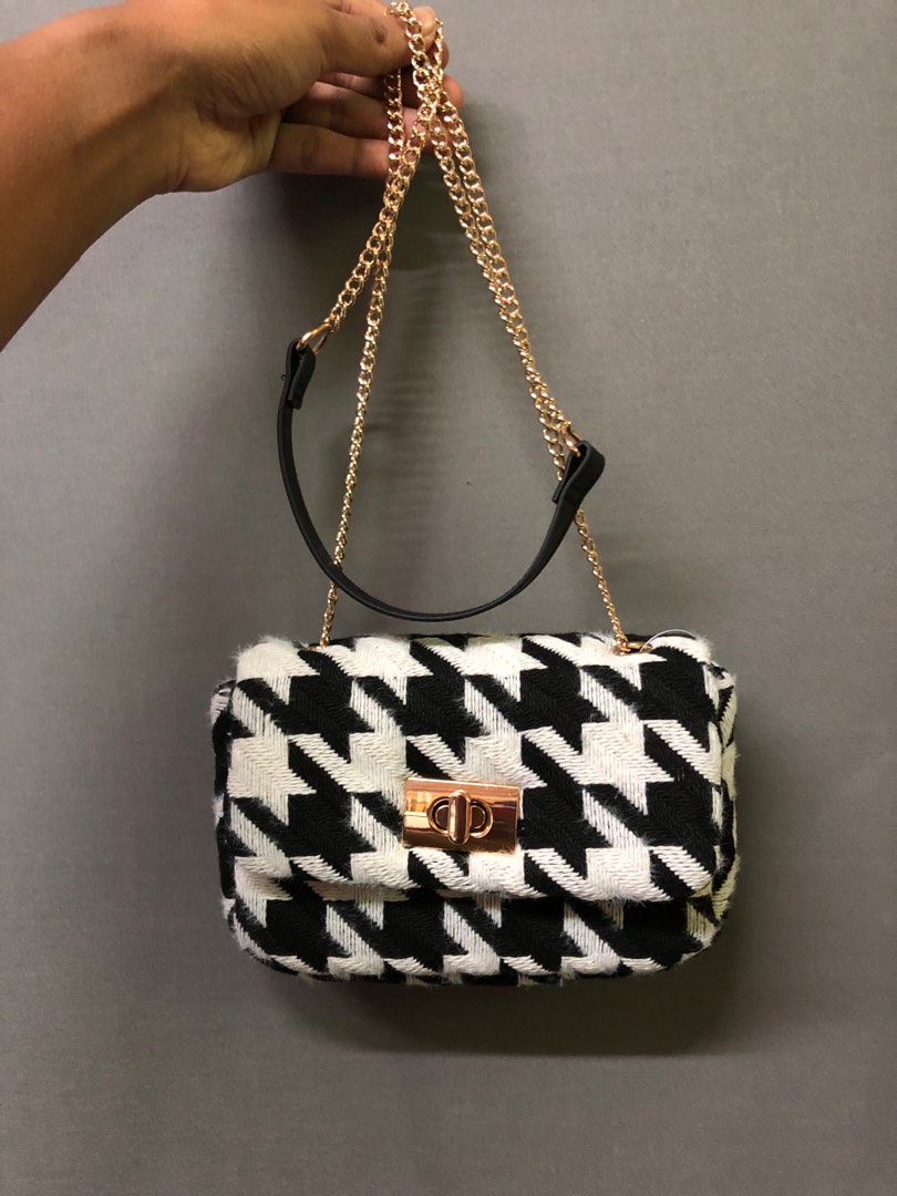 Small shoulder bag - Black/Dogtooth-patterned - Ladies